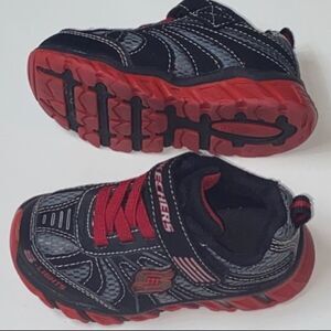 4/$30 SKECHERS RED BLACK BOY SHOES SIZE 8 US